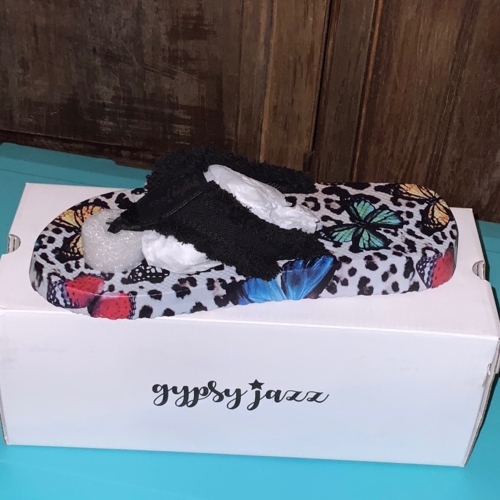 NEW 
Gypsy Jazz flat flip flop